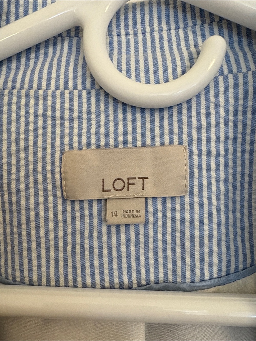 LOFT Light Blue Seersucker Blazer - Picture 2 of 5